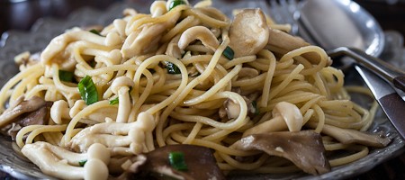 Чесночная лапша с маслом Мисо