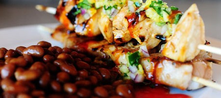 Куриный шашлык со сладкой сальсой