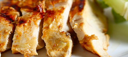 Аппетитная куриная грудка в пряном маринаде